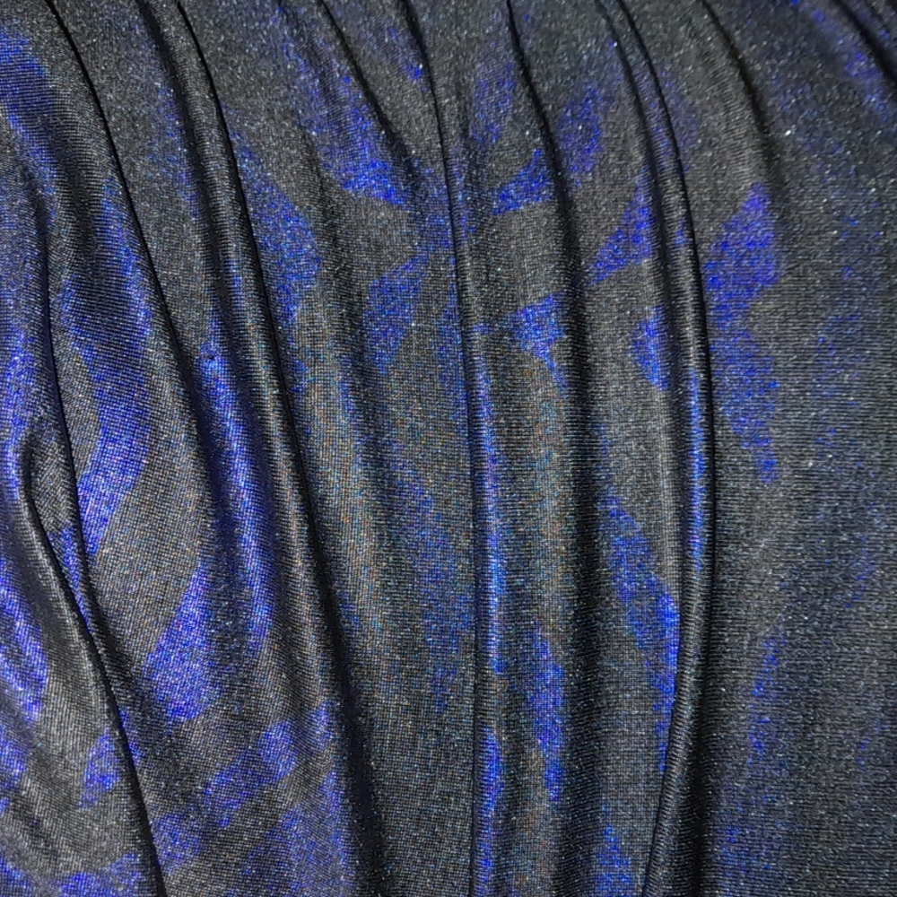 Black and Blue Pee-a-Boo Back Top Size S NWOT - Picture 4 of 6